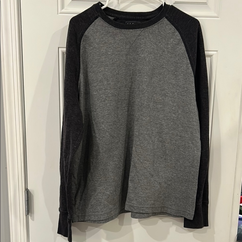 Men's Grey and Black Long Sleeve Shirt